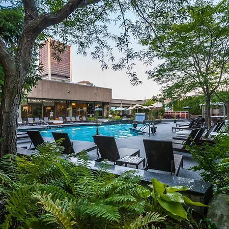 Hotel Bonaventure Montreal Exterior photo