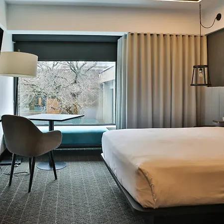 Hotel Bonaventure Montreal Exterior photo